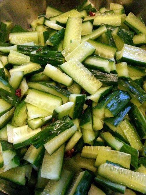 吃串瓜的网友,口感与回忆交织的味蕾之旅 第3张 吃串瓜的网友,口感与回忆交织的味蕾之旅 第3张